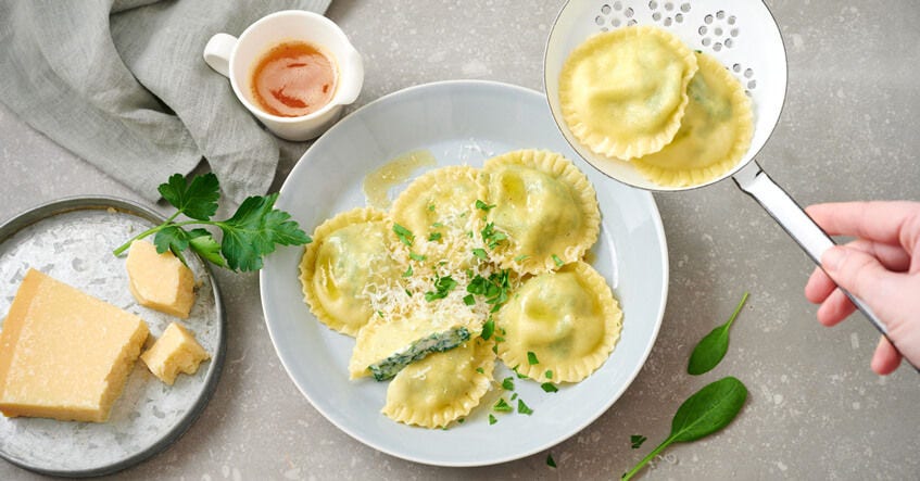 Lag din egen spinat ricotta ravioli: Enkel oppskrift