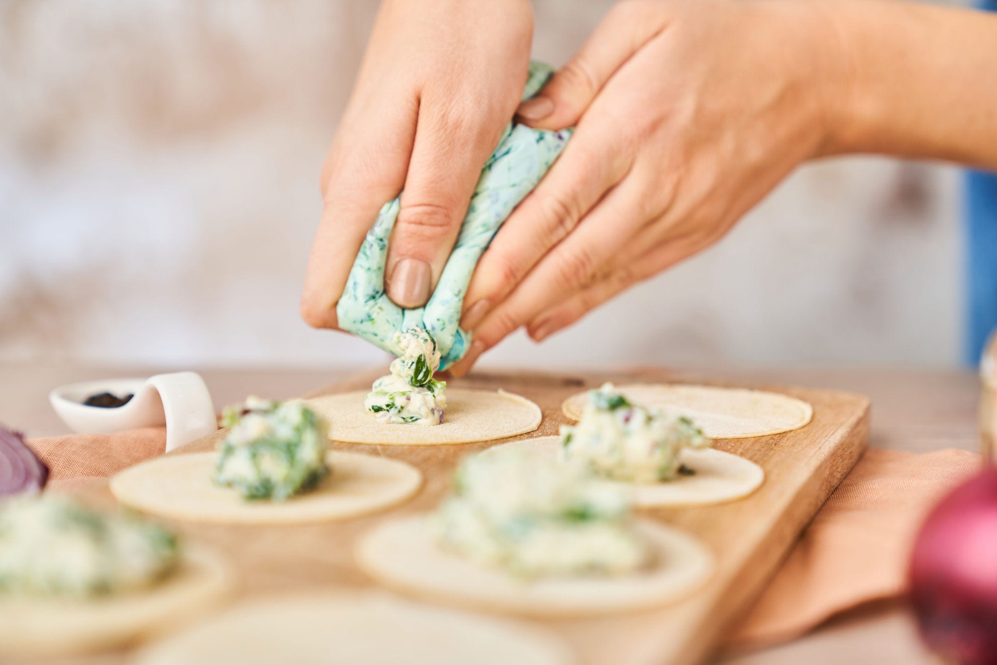 Hjemmelaget tortellini med spinatricotta – enkelt fylt med frysepose-trikset