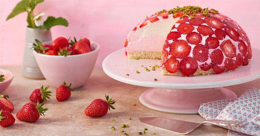 Jordbærkuppelkake: Høydepunktet for sommeren