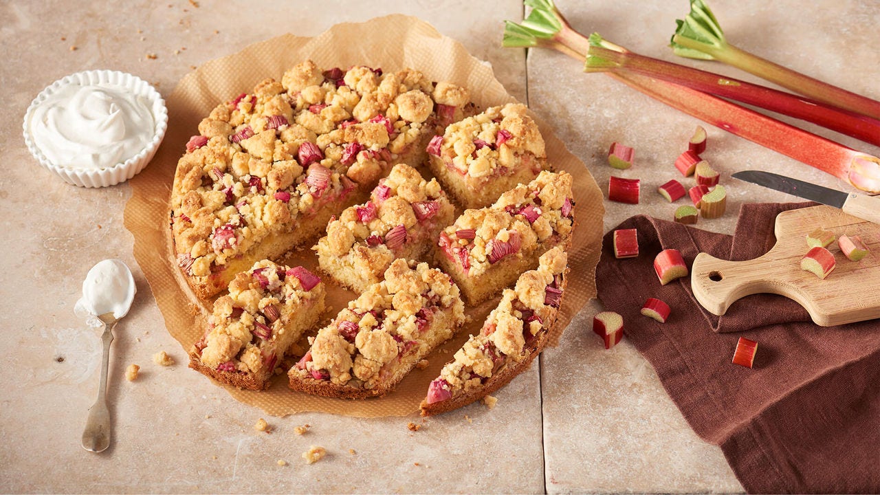 Rabarbrakake med smuldrer – fruktig, sprø og uimotståelig