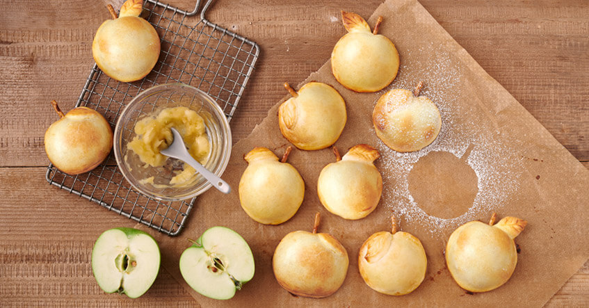 Sprø epleomsetning – fruktige bakverk med kanel og butterdeig