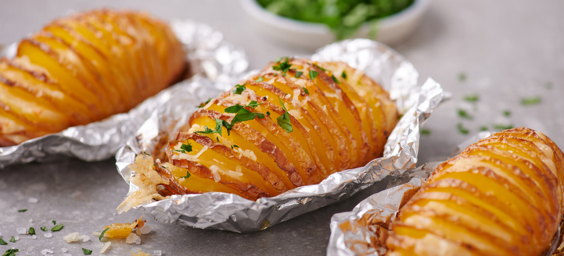 Hasselback poteter - smøraktige poteter fra ovnen