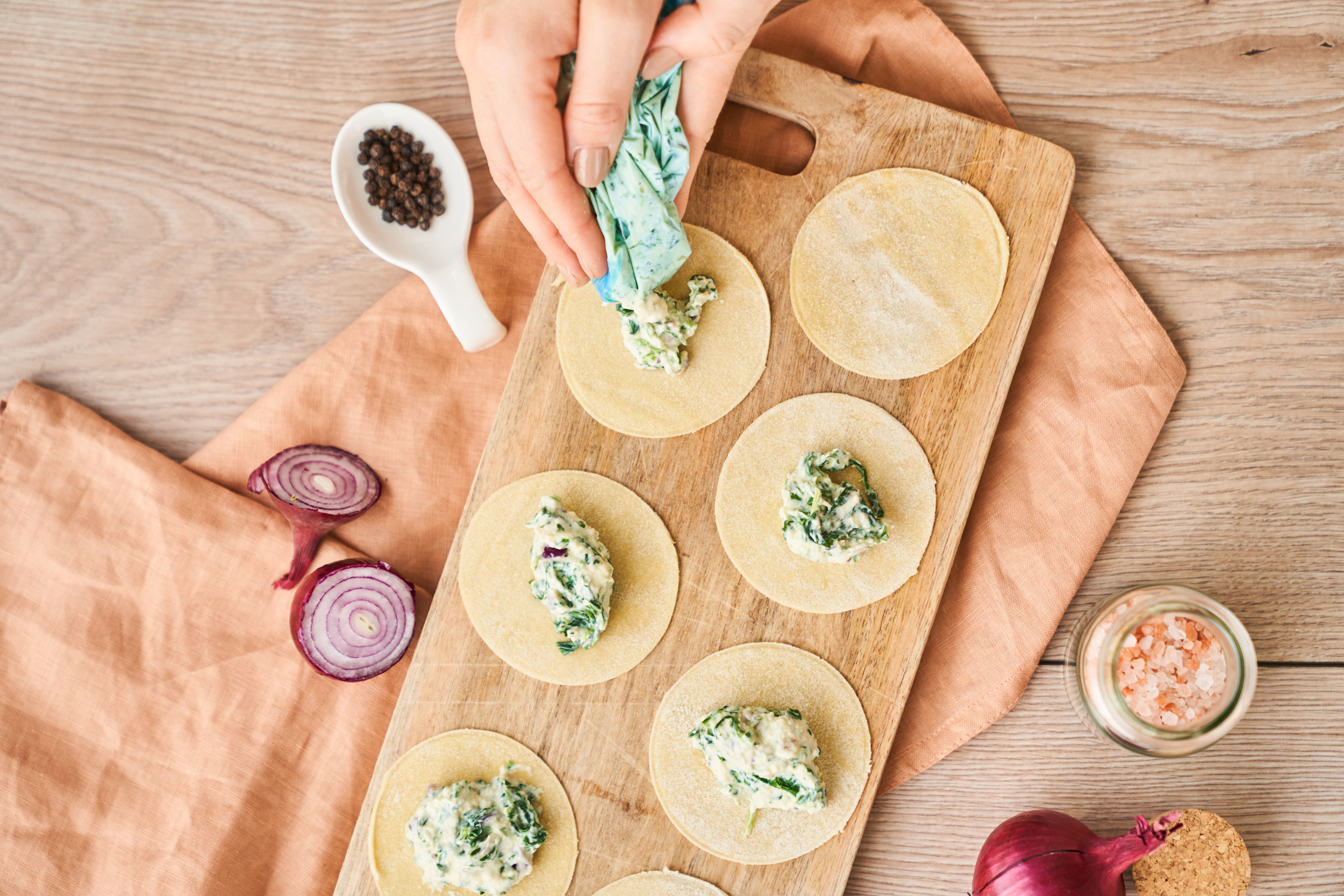 Hjemmelaget tortellini med spinatricotta – enkelt fylt med frysepose-trikset