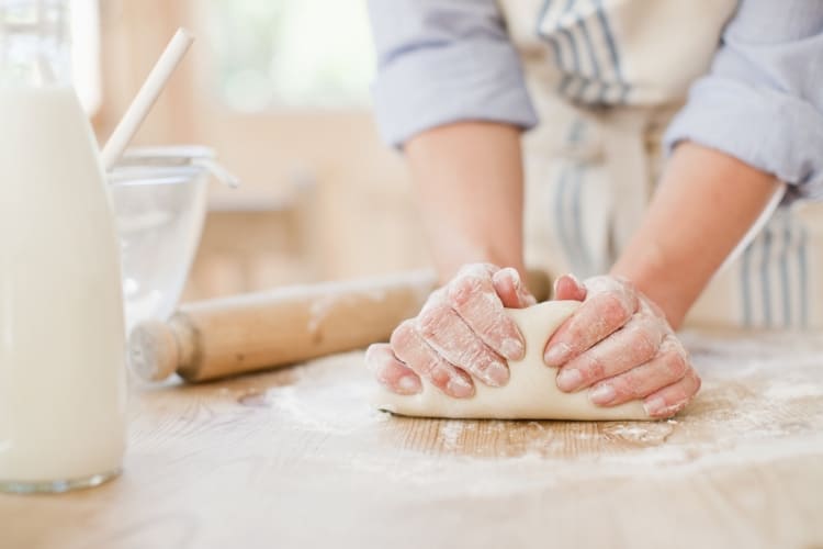 Bak kaker med bakepapir i ark fra Toppits 